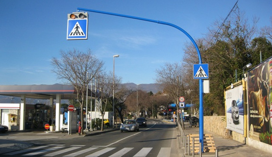 U Ulici Istarska 50, na Kantridi postavljeno je treptajuće svijetlo za sigurniji promet. Svijetlo je postavio Rijeka promet, a prema zahtjevu MO Kantrida.