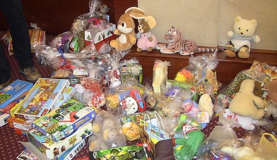 4. prosinca u Gradskoj su vijećnici podijeljeni pokloni sakupljeni humanitarnom akcijom 