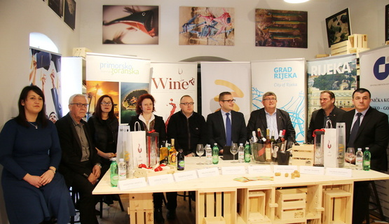 U Pomorskom i povijesnom muzeju Hrvatskog primorja Rijeka 20. i 21. travnja u održat će se Međunarodni eno-gastro festival WineRi na kojem će biti predstavljena vina, suhomesnati i mliječni proizvodi te ostale prehrambene delicije. 
