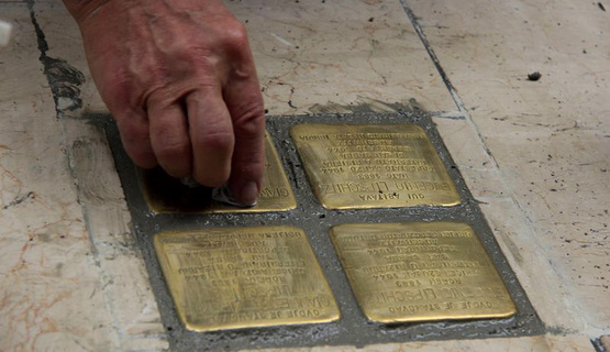 Kamen spoticanja u spomen na Riječane stradale u holokaustu
