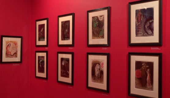 Retrospektivna izložba "Colours of Love" velikog bjelorusko-francuskog modernista Marca Chagalla otvorena je jučer u Galeriji Kortil, u sklopu Hrvatskog kulturnog doma na Sušaku. Izložba je realizirana u suradnji s Rebel kolektivom, a bit će otvorena do 4 rujna 2019.