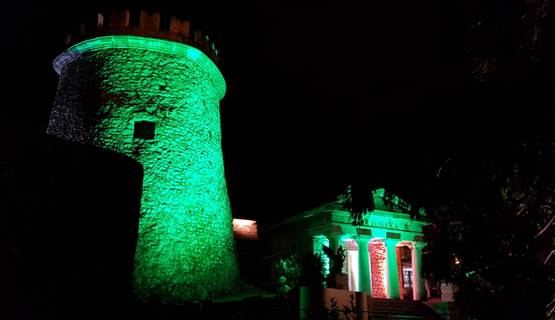 U zelenoj su boji jučer na Dan svetog Patrika zasvijetlile Trsatska gradina i dizalice na Molo longu, čime se Rijeka uključila u proslavu irskog nacionalnog dana u sklopu inicijative Tourism Irelanda “Global Greening” (“Svjetsko ozelenjavanje”).