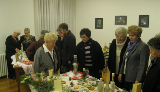 Održana božićna izložba radova mještanka Drage