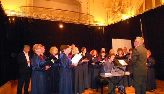 U ponedjeljak 20. svibnja navečer, u dokraja ispunjenoj dvorani Filodrammatice, održana je druga po redu glazbeno-scenska manifestacija 