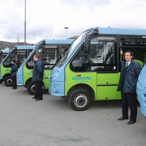 Komunalno društvo Autotrolej predstavilo je na autobusnom terminalu Delta 10 autobusa javnog gradskog prijevoza koji prvi u Hrvatskoj kao pogonsko gorivo koriste smjesu ukapljenog naftnog plina (UNP) i dizela. Autobusi čiju je preinaku sufinancirao Fond za zaštitu okoliša i energetsku učinkovitost sa 40% ukupne procijenjene vrijednosti, troše do 10% manje goriva i smanjuju vrijednosti elemenata ispušnih plinova do 35 %.također predstavljeno je i 10 novih minibuseva koji kao pogonsko gorivo koriste stlačeni prirodni plin (SPP).