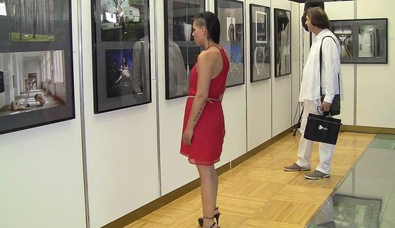 Akademija umetnosti u Novom Sadu predstavila je prošle godine u Muzeju grada Rijeke radove sa Svjetskog bijenala studentskog plakata. Ove se godine predstavlja izborom najboljih radova sa 4. svjetskog bijenala studentske fotografije iz 2014. godine. Izložba je otvorena 10. lipnja.