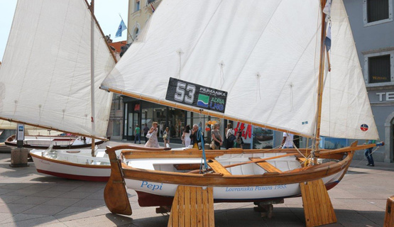 U sklopu ovogodišnjem festivala Fiumare na Korzu su predstavljene tradicijske barke i među njima proglašena najizvornija.