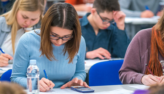 Algebra, kao organizator najvećeg probnog testiranja za maturante u Hrvatskoj, poziva riječke učenike da se prijave za potpuno besplatne probne ispite mature, koji će se održati 10. ožujka.  