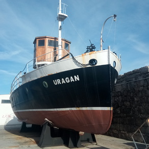 Brod Uragan