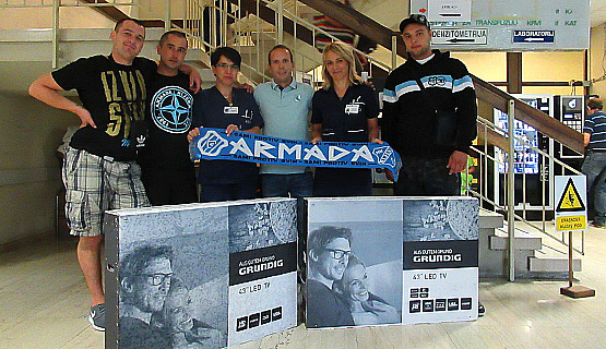 Klub navijača Armada danas je Kliničkom bolničkom centru Rijeka uručio dva televizora namijenjena čekaonicama Poliklinike na riječkom lokalitetu. 