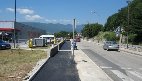 Srdoči: U cijelosti asfaltiran nogostup kod Plodina