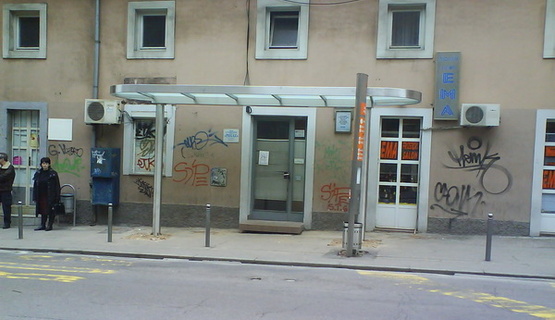 Postavljena autobusna čekaonica u Strossmayerovoj ulici