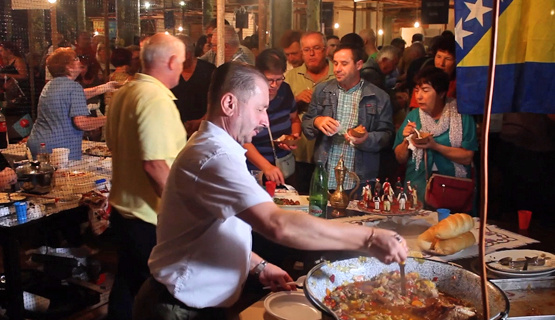 U T-objektu kompleksa Benčić, u subotu, 9. rujna, održan je Porto etno festival koji spaja etno glazbu i gastronomiju nacionalnih manjina Rijeke i Primorsko-goranske županije. Prvo izdanje festivala je svojevrsna kombinacija dugogodišnje manifestacije Etno smotra i prošlogodišnjeg programa Bakanalije – baka nije odavde, koji se uspješno realizira u sklopu programa EPK 2020.