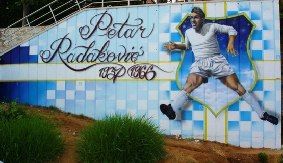 Predstavljanje murala posvećenog legendarnom riječkom nogometašu Petru Radakoviću