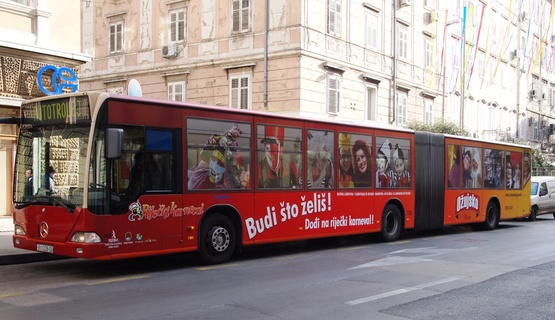 karnevalski autobus