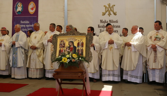 Procesijom i svečanom misom obilježena 650. obljetnica dolaska slike Majke Milosti na Trsat