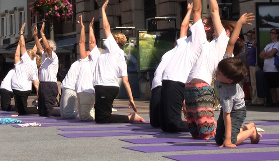 Međunarodni dan joge obilježen je 21. lipnja vježbanjem na Korzu i izložbom fotografija pod nazivom „Vježbajmo Jogu u svakodnevnom životu za zdravi grad“.