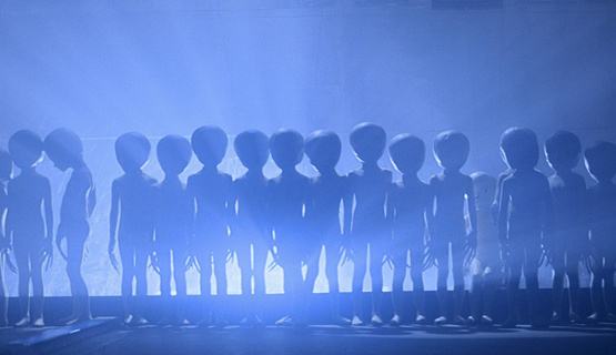 U sklopu prvog Ciklusa SF filmova u Art-kinu naglasak će biti na Svemiru i prikazat će se tri tematski ista (posjetitelji iz Svemira), ali žanrovski različita filma. Ciklus započinje u petak, 25. svibnja u 21 sat klasikom Stevena Spielberga, znanstveno-fantastičnom dramom „Bliski susreti treće vrste.“ Nastavlja se filmom „Alien: Osmi putnik“ 1. lipnja, a završava 8. lipnja filmom „Flash Gordon.“