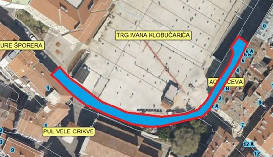 U srijedu, 3. svibnja, započinju radovi na sanaciji kolnika u Agatićevoj ulici na području MO Školjić. Izvodit će se radovi na zamjeni završnog sloja asfalta na dionici duljine 150 metara, a predviđeno trajanje radova je 10 kalendarskih dana, izvijestio je Gradski prometni centar.