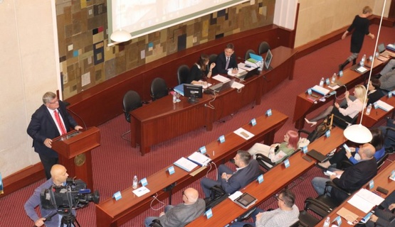 Gradsko vijeće donijelo je jednoglasnu odluku o razrješenju predsjednice Odbora za nacionalne manjine Gradskog vijeća Grada Rijeke Ivone Milinović.
