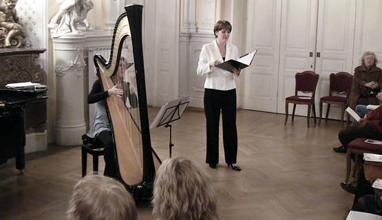 20. ožujka, u dvorani Circolo, održan je koncert klasične glazbe francuskih skladatelja, prigodno nazvan "Proljetni ekvinocij". Skladbe su izvodile Ingrid Haller (sopran), Tea Grubišić Mihalić (violina) i Diana Grubišić Ćiković (harfa).