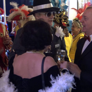 Humanitarni bal krinolina na botelu Marina