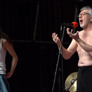 Koncert benda koji gleda u krivom smjeru (2)