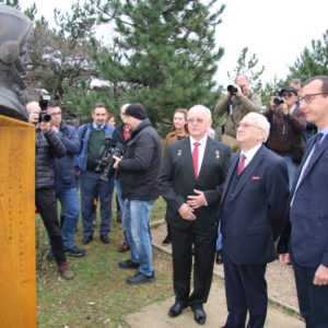 Otkrivanje biste Jurija Gagarina - Astronomski centar