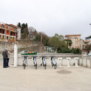 Ricikleta na platou garaže Bazen Kantrida