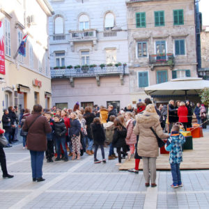 Trg svete Barbare djeci