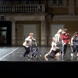 Okret nazad, naprijed dva