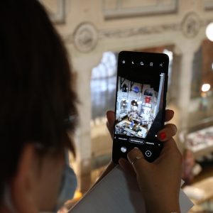 Riječku katedralu ribe odsada trajno krasi umjetnička instalacija Meštri