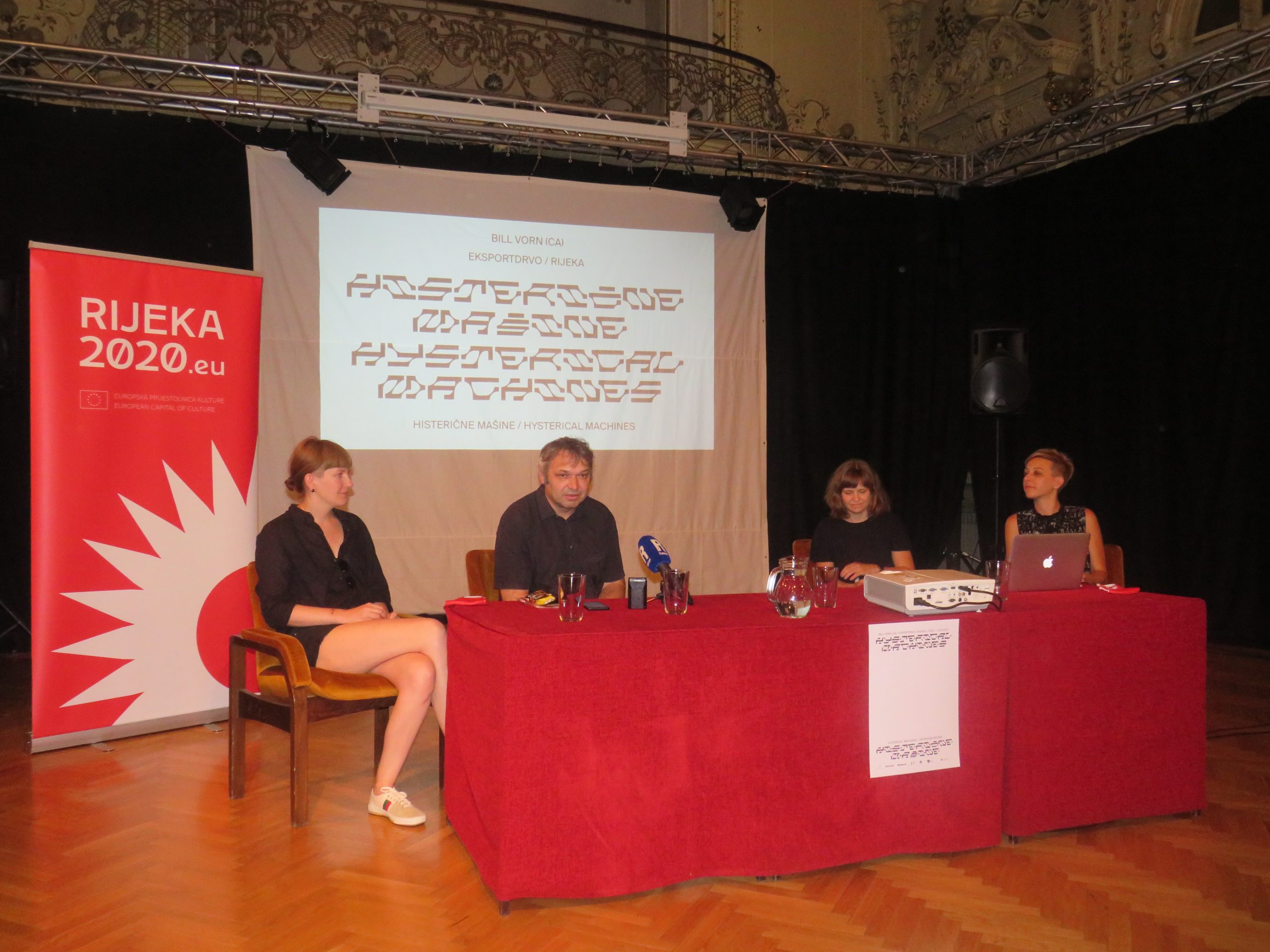 Konferencija za medije Histerične mašine