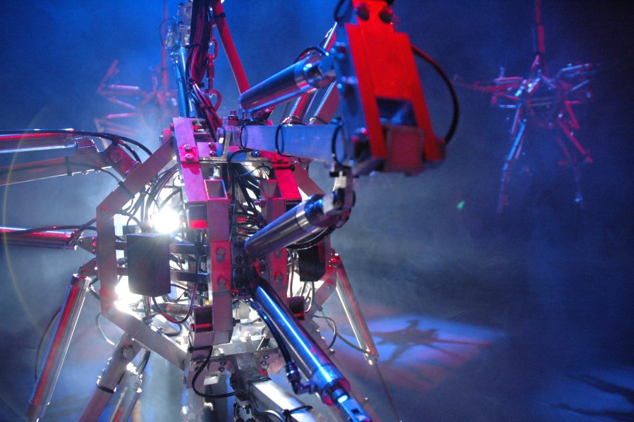 Metalni roboti Billa Vorna