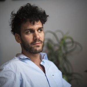 Igor Bezinović