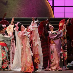 Madama Butterfly, Anamarija Knego i članice zbora / Foto: Dražen Šokčević