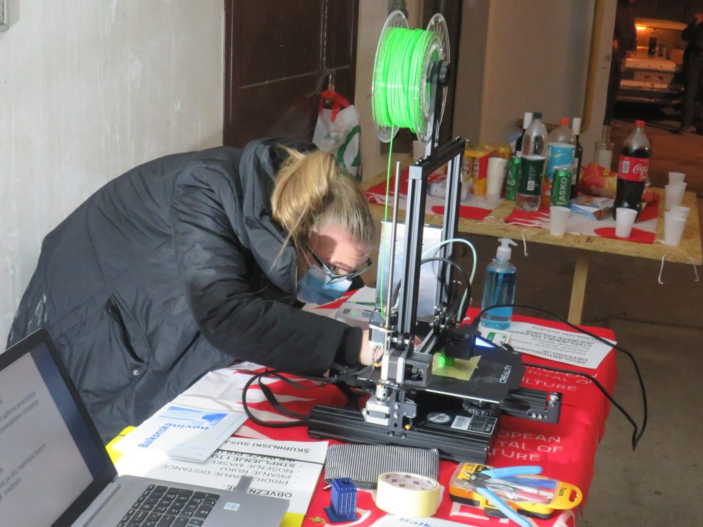 Demonstracija 3D printanja u garaži u Ulici Save Jugo Bujkova