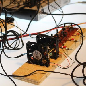 Interaktivna instalacija Ri miks identitteta na zgradi Exporta