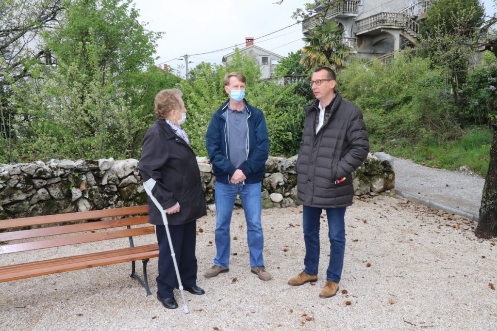 Zamjenik gradonačelnika s članovima obitelji Josipa Mohorića