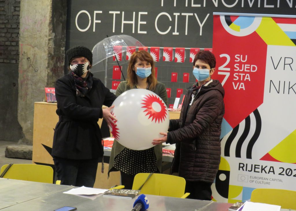 Preuzimanje vremenske kapsula 27 susjedstava EPK