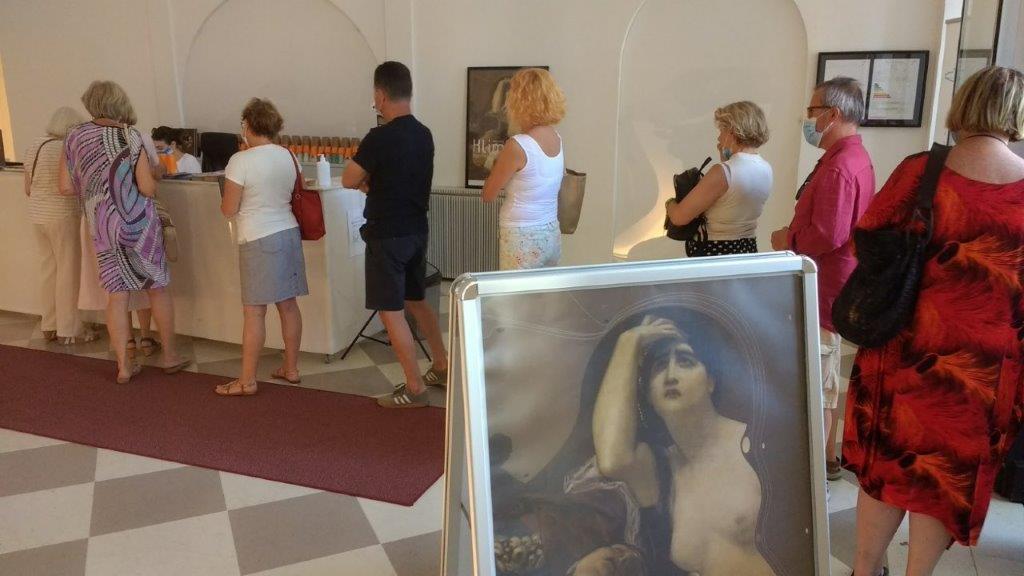 Posjetitelji u Palači šećera / Foto: Velid Đekić