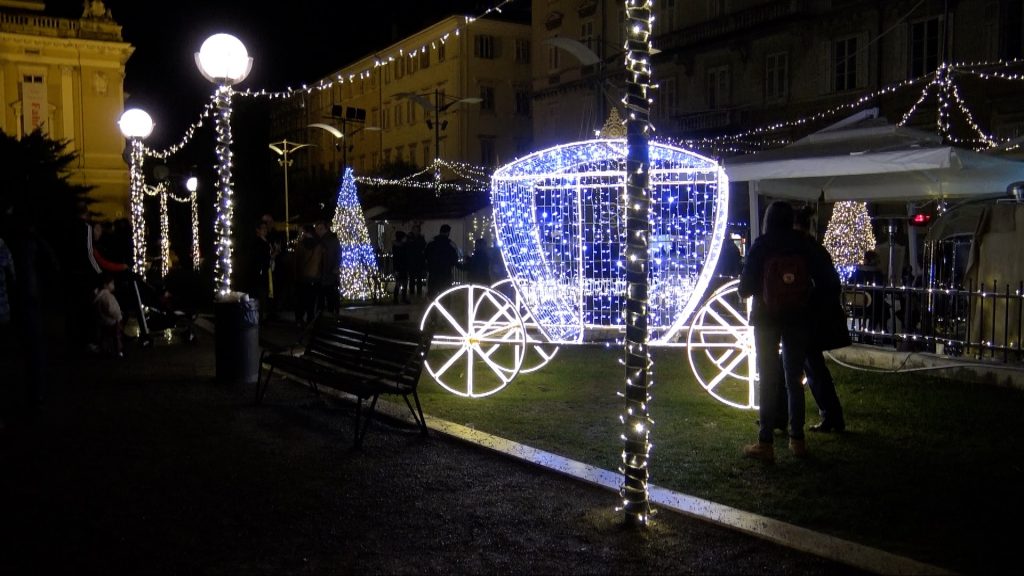 Adventiranje kod Kazališta