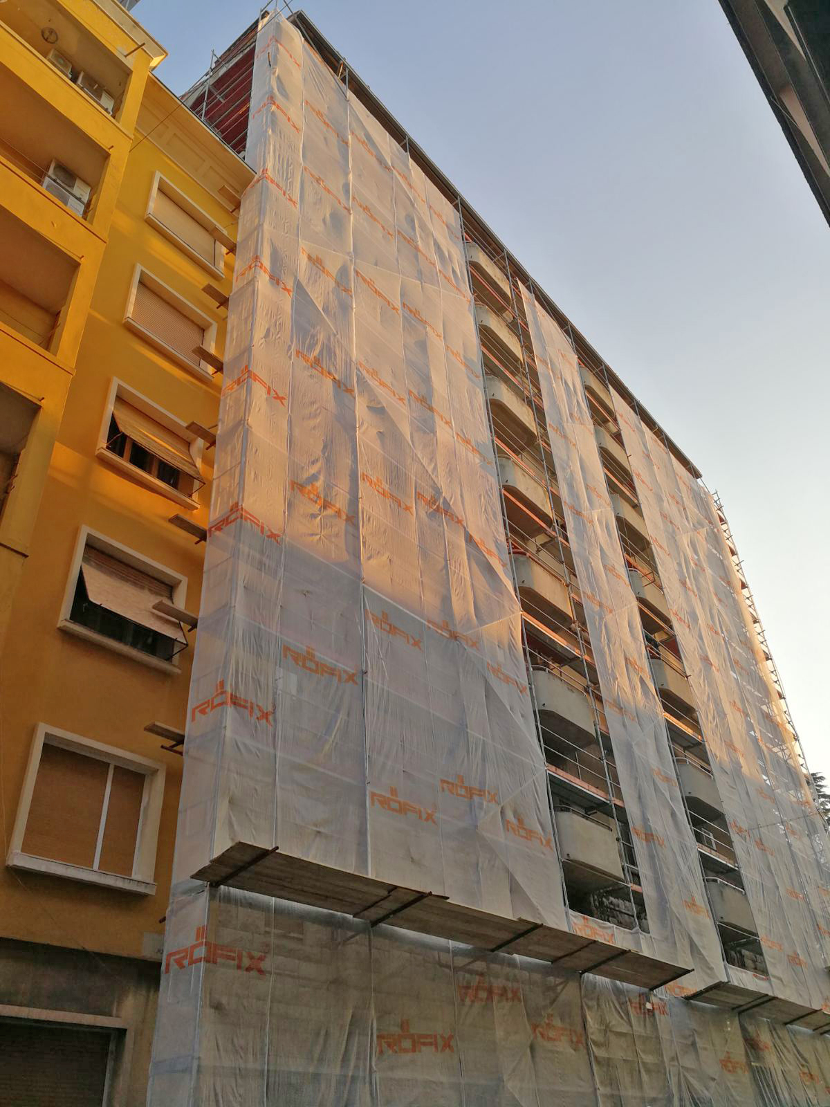 Radovi na pročelju zgrade na adresi Laginjina 19 (Casa Nave)