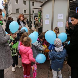 Puštanjem plavih balona obilježen Svjetski dan svjesnosti u autizmu