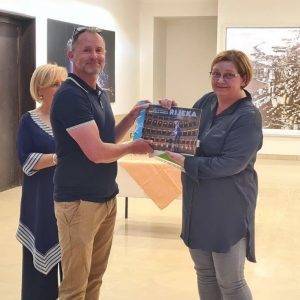 Razmjena prigodnih poklona