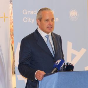 Potpisivanje ugovora o kupoprodaji nekretnina za izgradnju Kompleksa Žabica