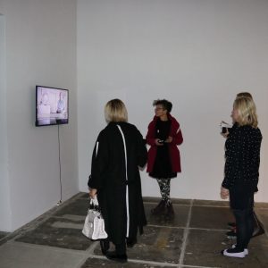 Predstavljanje sklulpture Jezgra (Okovano staklo) Raoula Goldonija u MMSU