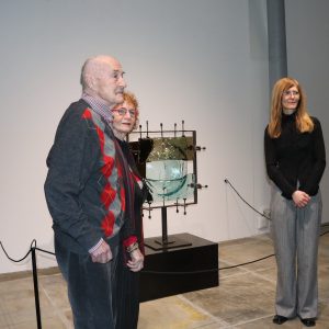 Predstavljanje sklulpture Jezgra (Okovano staklo) Raoula Goldonija u MMSU