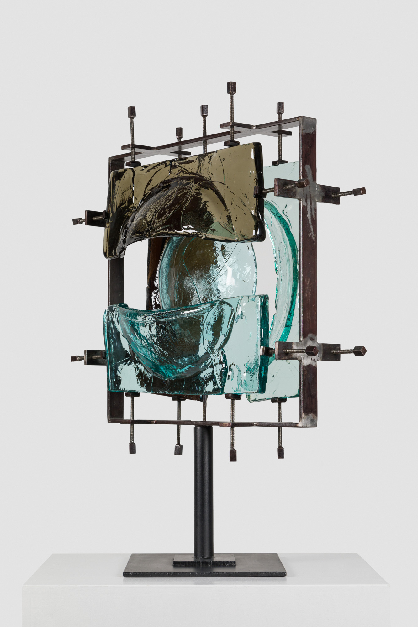 Raoul Goldoni, Jezgra (Okovano staklo), 1973. foto Doris Fatur