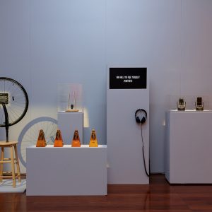 Tega Brain i Surya Mattu, Unfit Bits, ljubaznoscu umjetnika